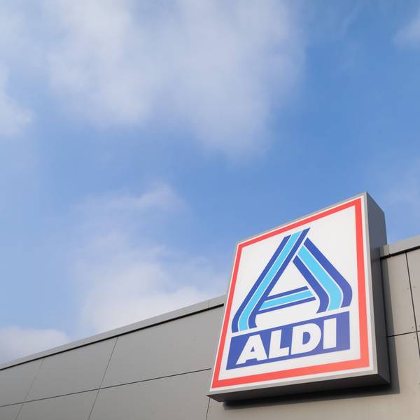 Das Logo des Discounters Aldi Nord an einer Filiale.