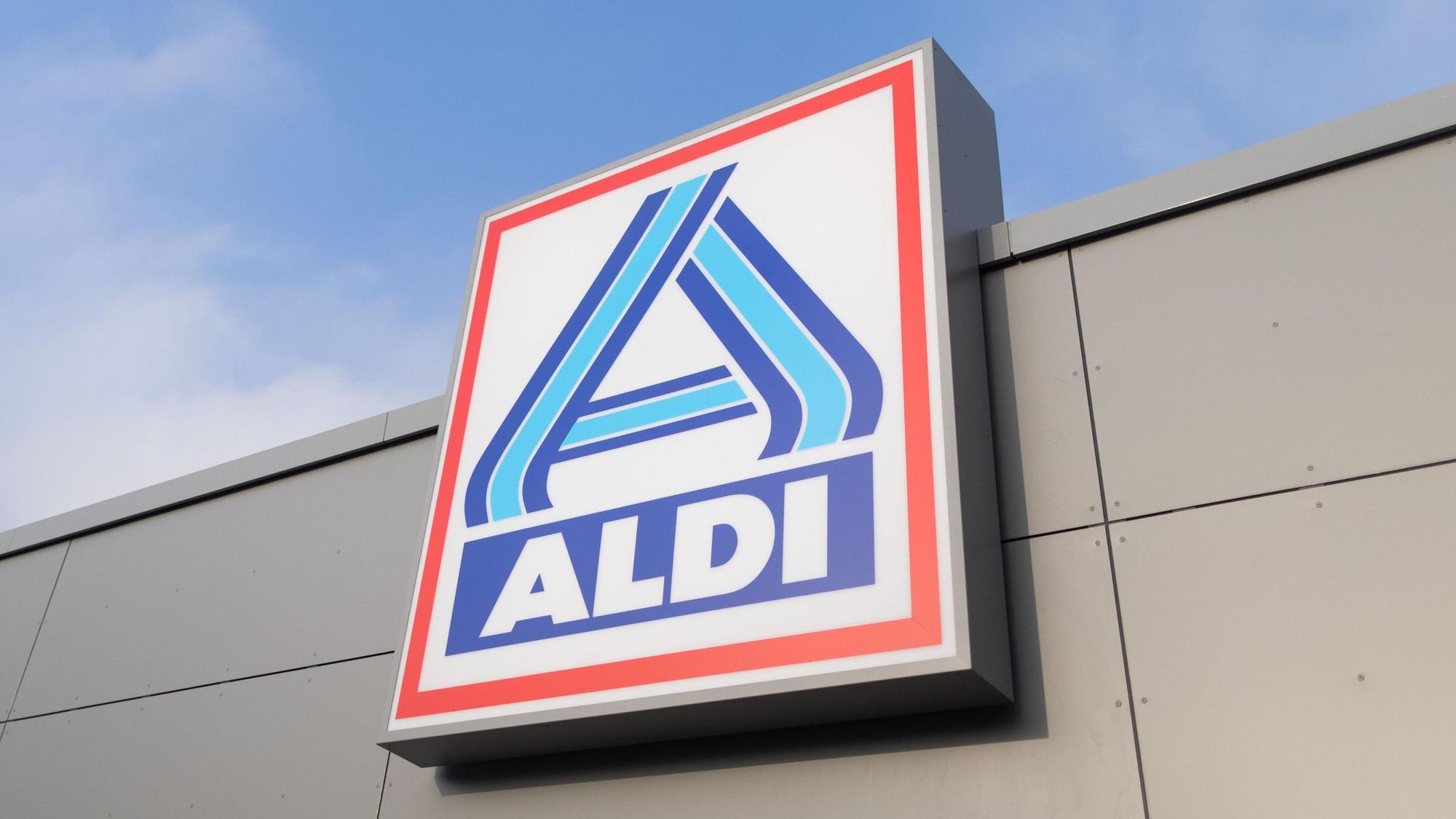 Das Logo des Discounters Aldi Nord an einer Filiale.