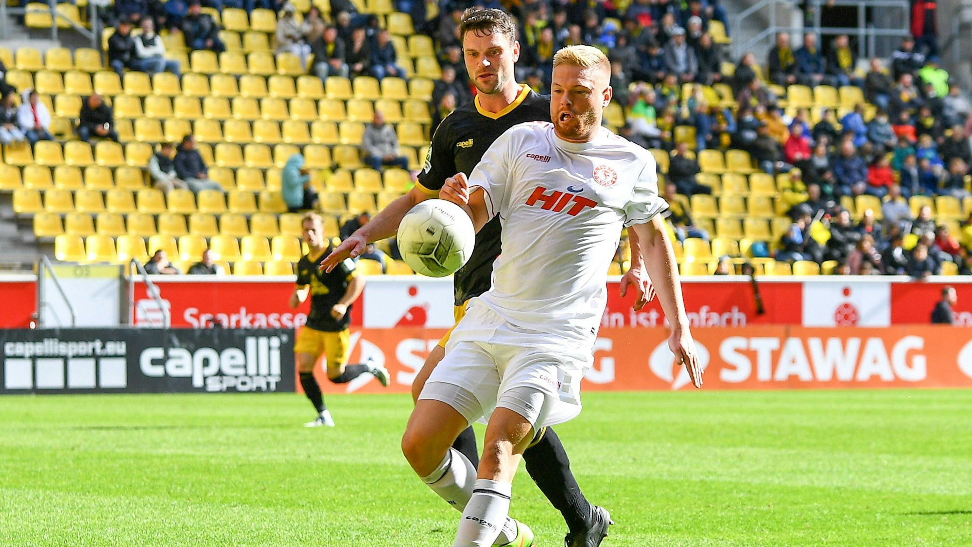 Lars Lokotsch Fortuna Köln, 13, Aktion, Action, Spielszene, 01.10.2022, Aachen Deutschland, Fussball, Regionalliga West, Alemannia Aachen - Fortuna Köln *** Lars Lokotsch Fortuna Cologne, 13 , action, action, game scene, 01 10 2022, Aachen Germany , football, Regionalliga West, Alemannia Aachen Fortuna Cologne xmhx