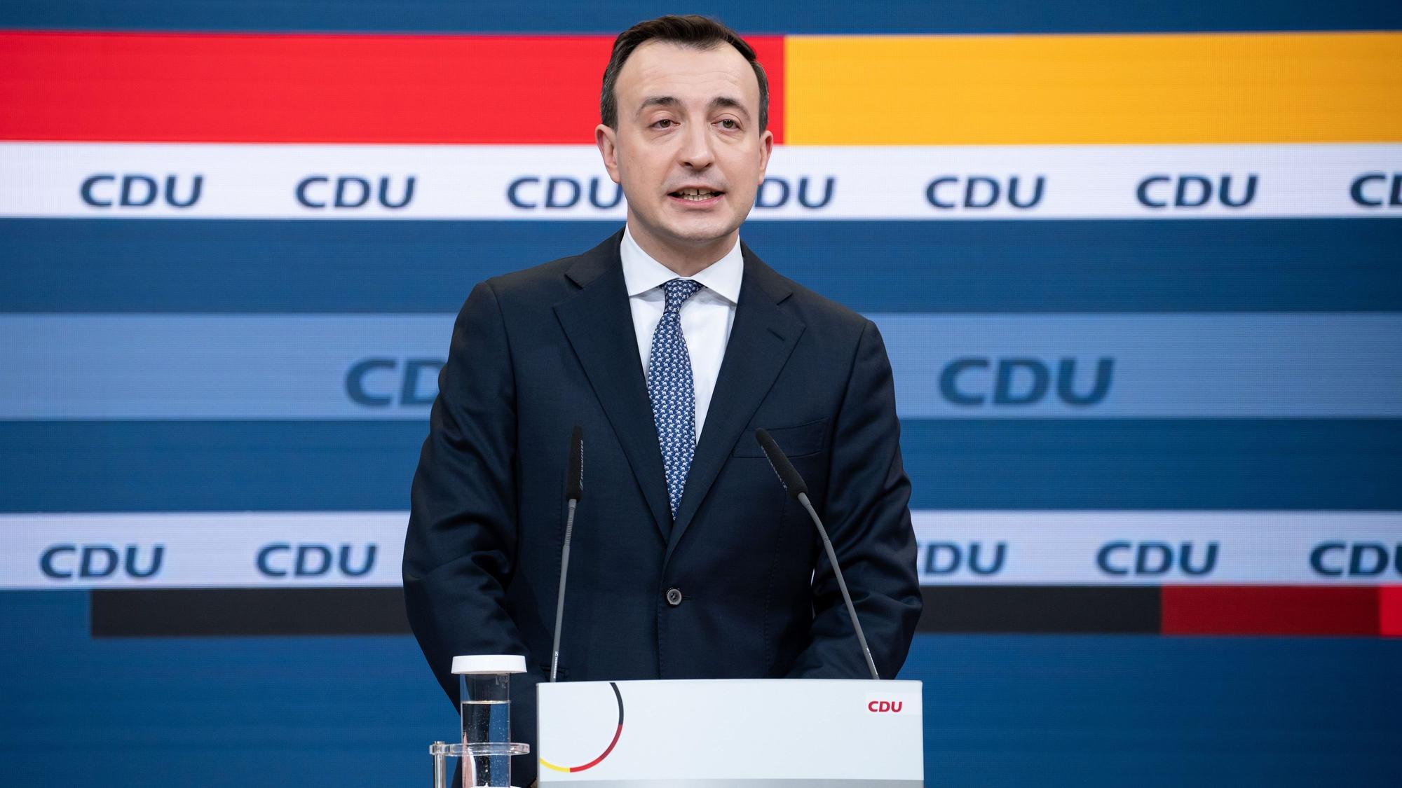 Paul Ziemiak bei einer Rede als Generalsekretär der CDU in Deutschland bei einer Pressekonferenz im Konrad-Adenauer-Haus in Berlin.
