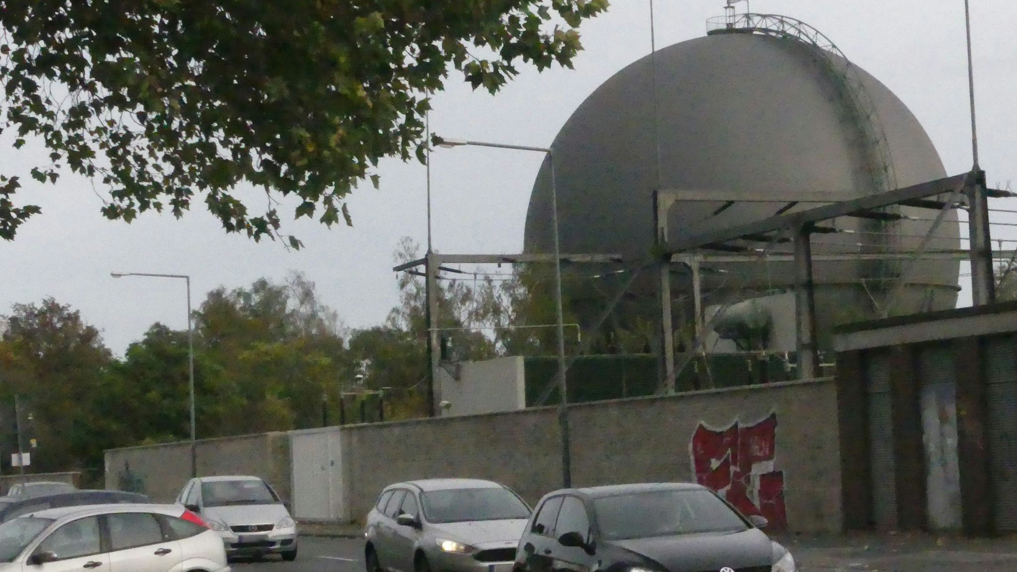 Die Gaskugel auf dem Gelände am Maarweg