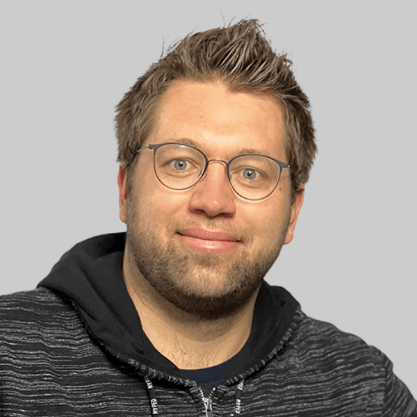 In der Halle Meiersheide feierten mehr als 800 Jugendliche Weiberfastnachtsparty.