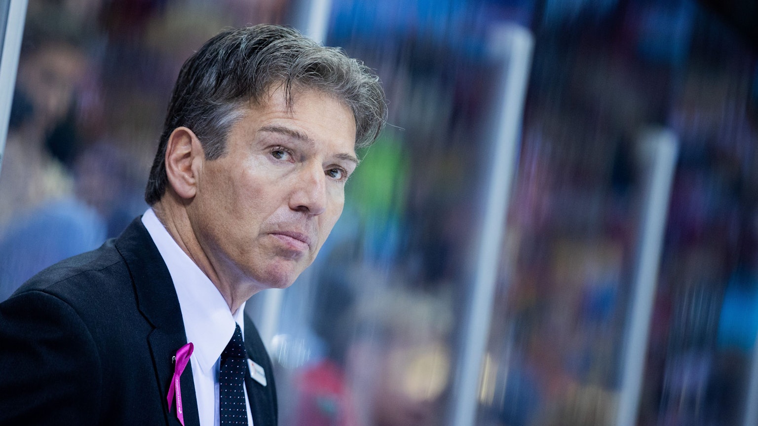 28.10.2022, Nordrhein-Westfalen, Düsseldorf: Eishockey: DEL, Düsseldorfer EG - Kölner Haie, Hauptrunde, 16. Spieltag, PSD Bank Dome. Kölns Trainer Uwe Krupp. Foto: Rolf Vennenbernd/dpa +++ dpa-Bildfunk +++