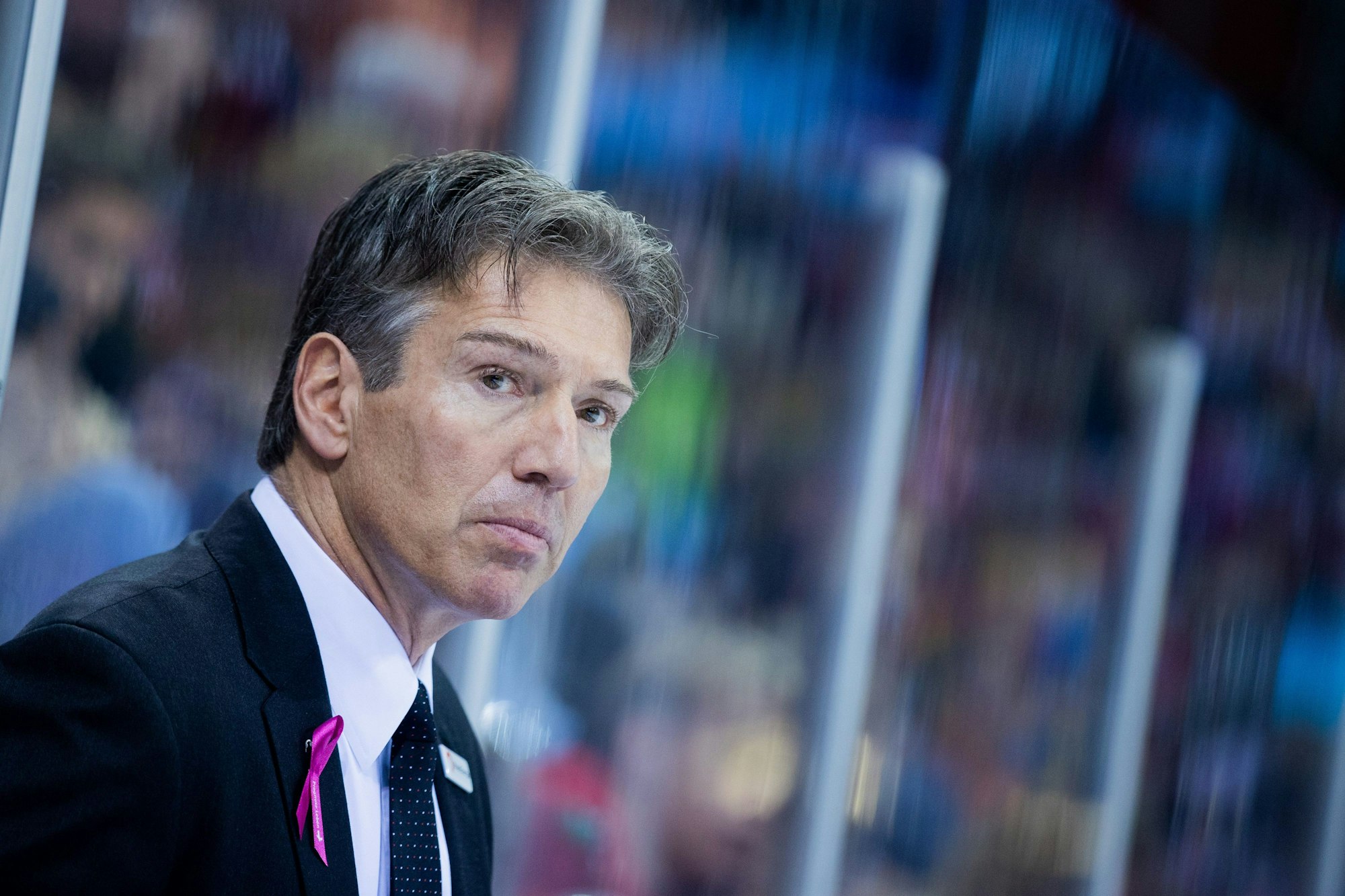 28.10.2022, Nordrhein-Westfalen, Düsseldorf: Eishockey: DEL, Düsseldorfer EG - Kölner Haie, Hauptrunde, 16. Spieltag, PSD Bank Dome. Kölns Trainer Uwe Krupp. Foto: Rolf Vennenbernd/dpa +++ dpa-Bildfunk +++