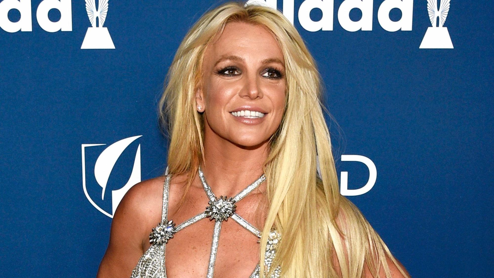 Britney Spears posiert für die Fotografen.