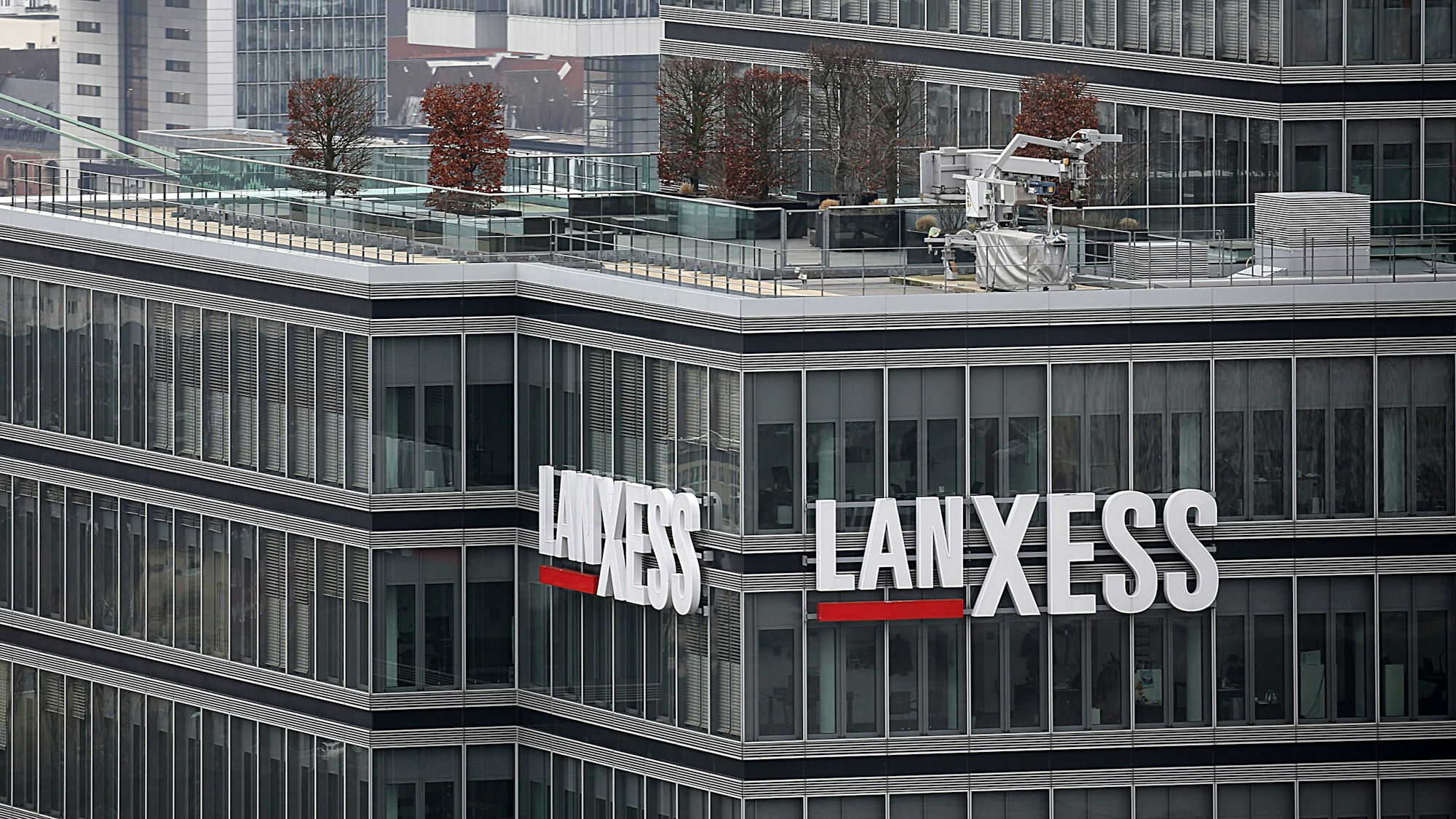 Blick auf die Zentrale des Chemie Konzerns Lanxess.