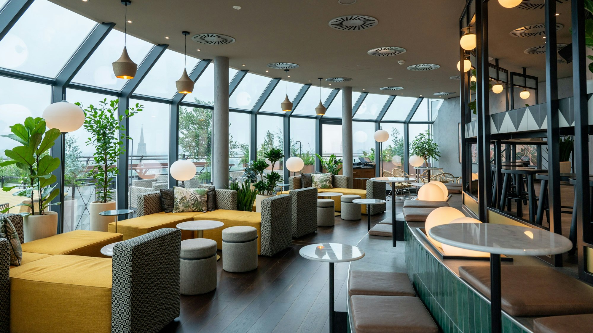 Die Bar Botanik im Hotel im Wasserturm.