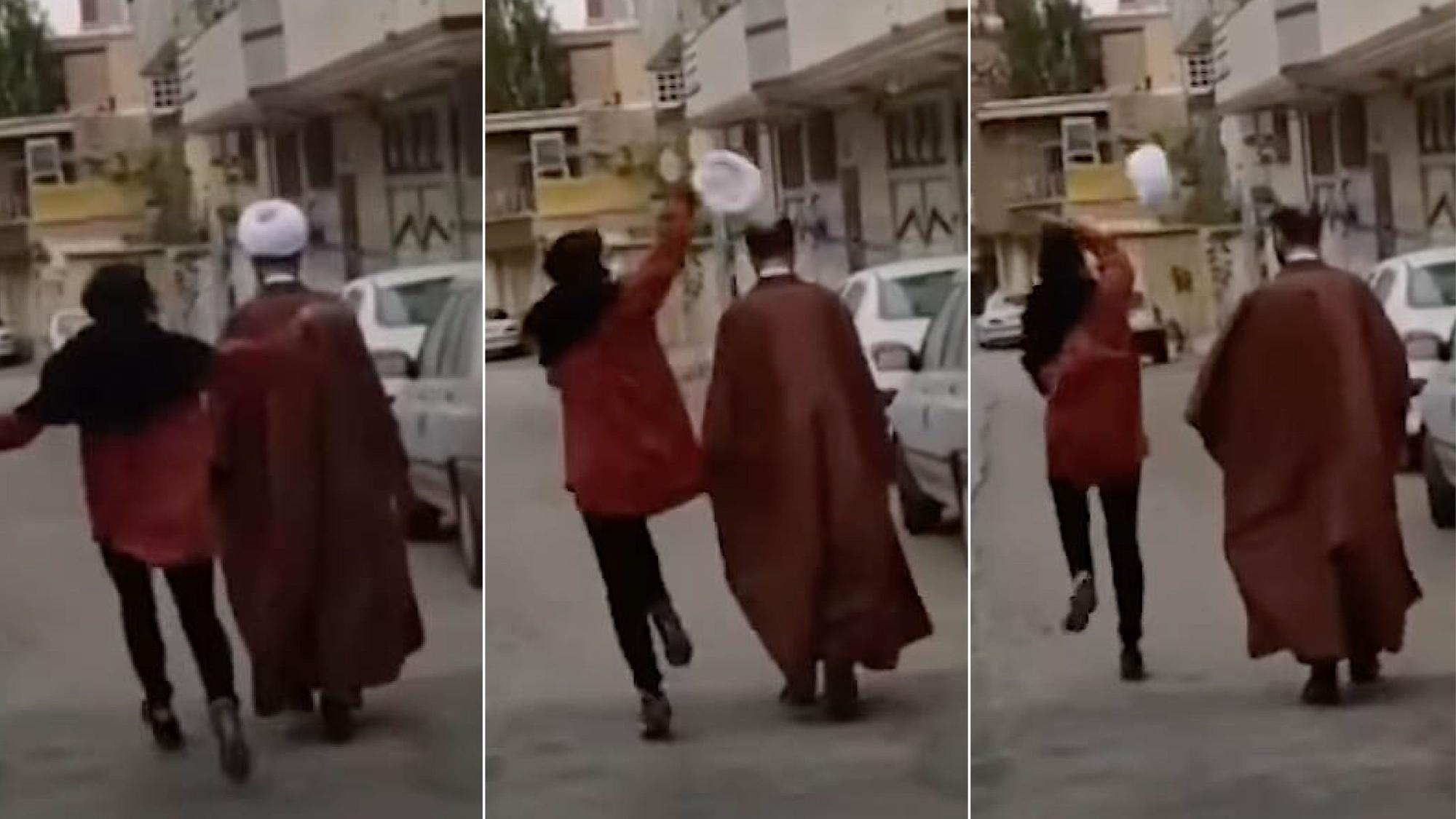 Auf offener Straße attackieren Oppositionelle im Iran inzwischen schiitische Geistliche und stoßen ihnen den Turban vom Kopf.