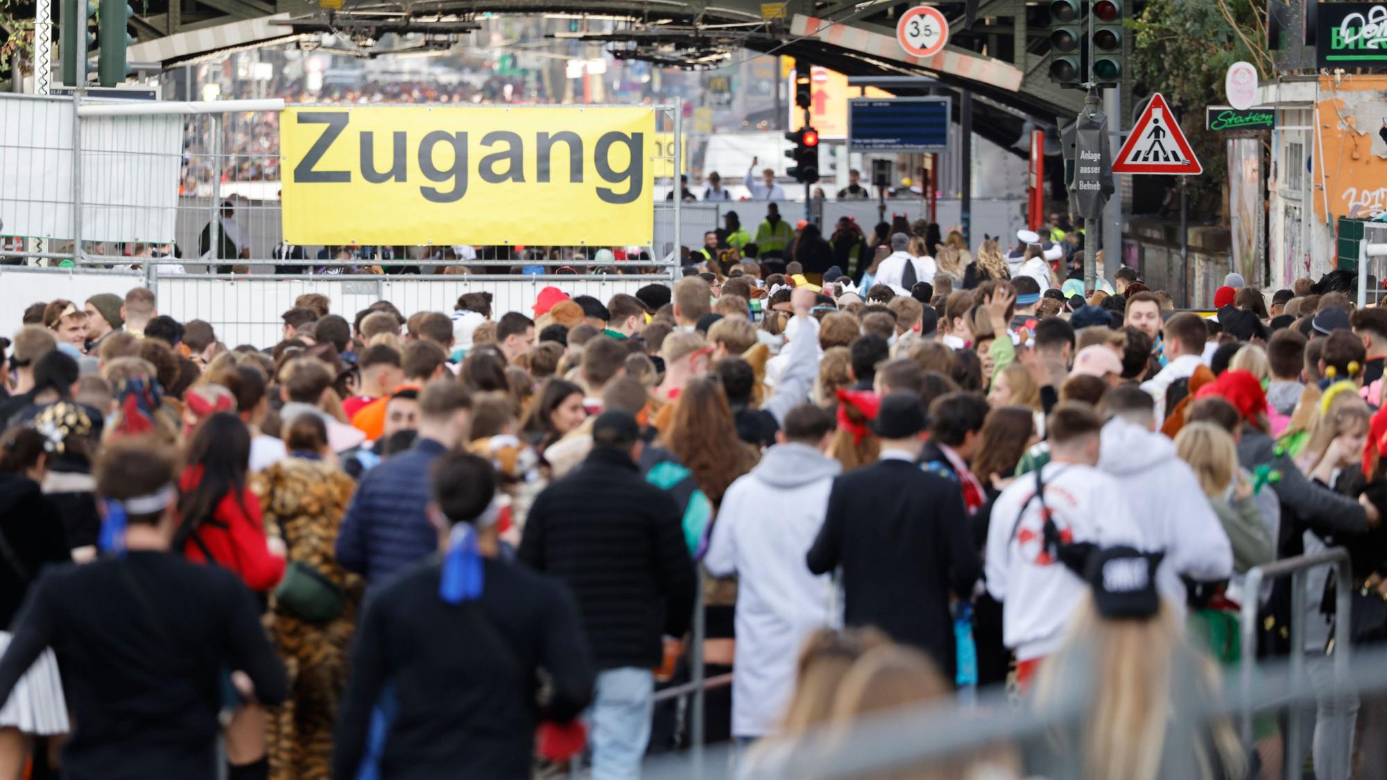 Voll, voller, Zülpicher: Am Elften Elften war das Studentenviertel einmal mehr ganz stark angesagt.