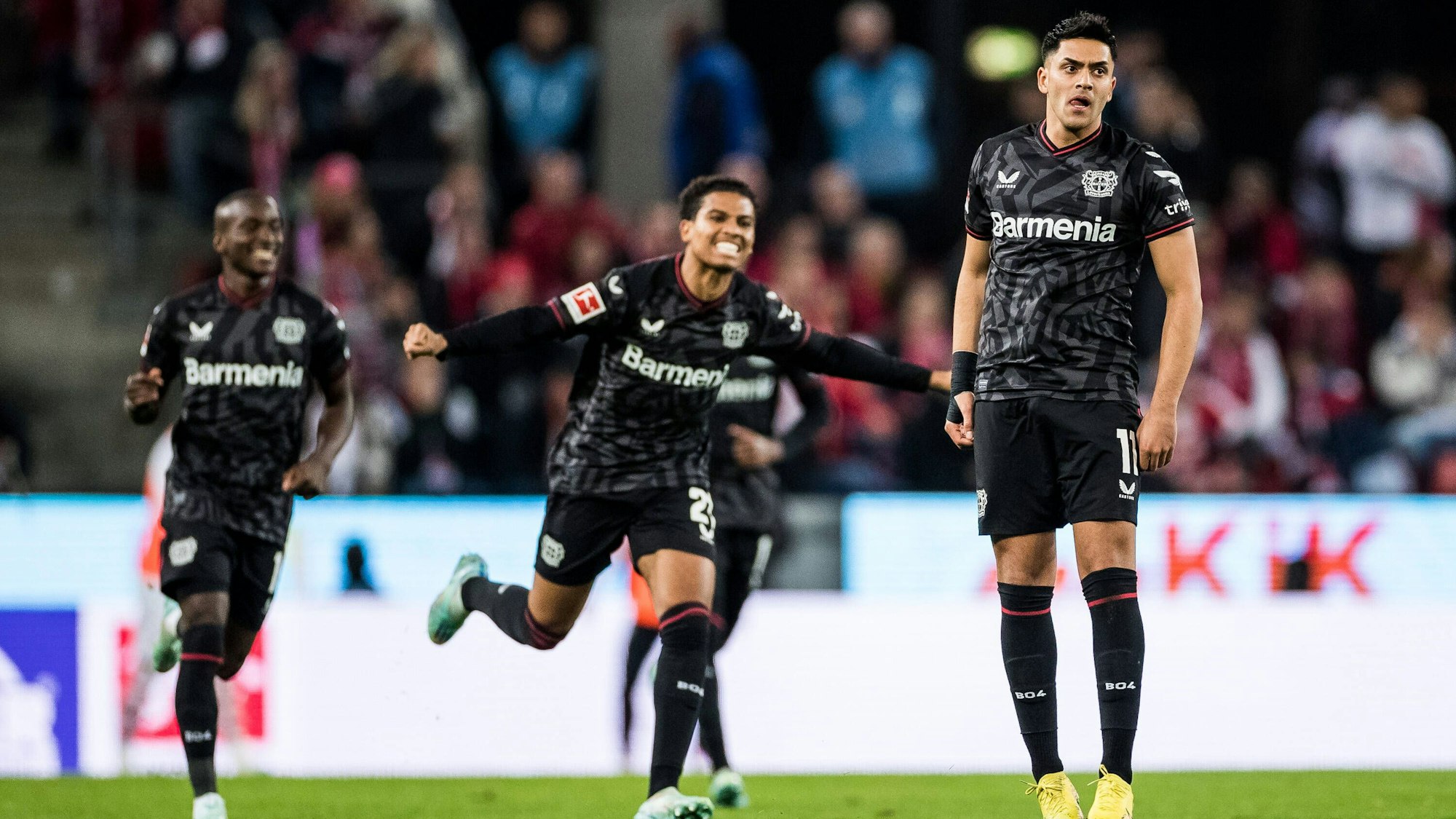 Gesicht des Leverkusener Aufschwungs: Nadiem Amiri (r.) gibt aktuell das Vorbild für seine Teamkameraden.