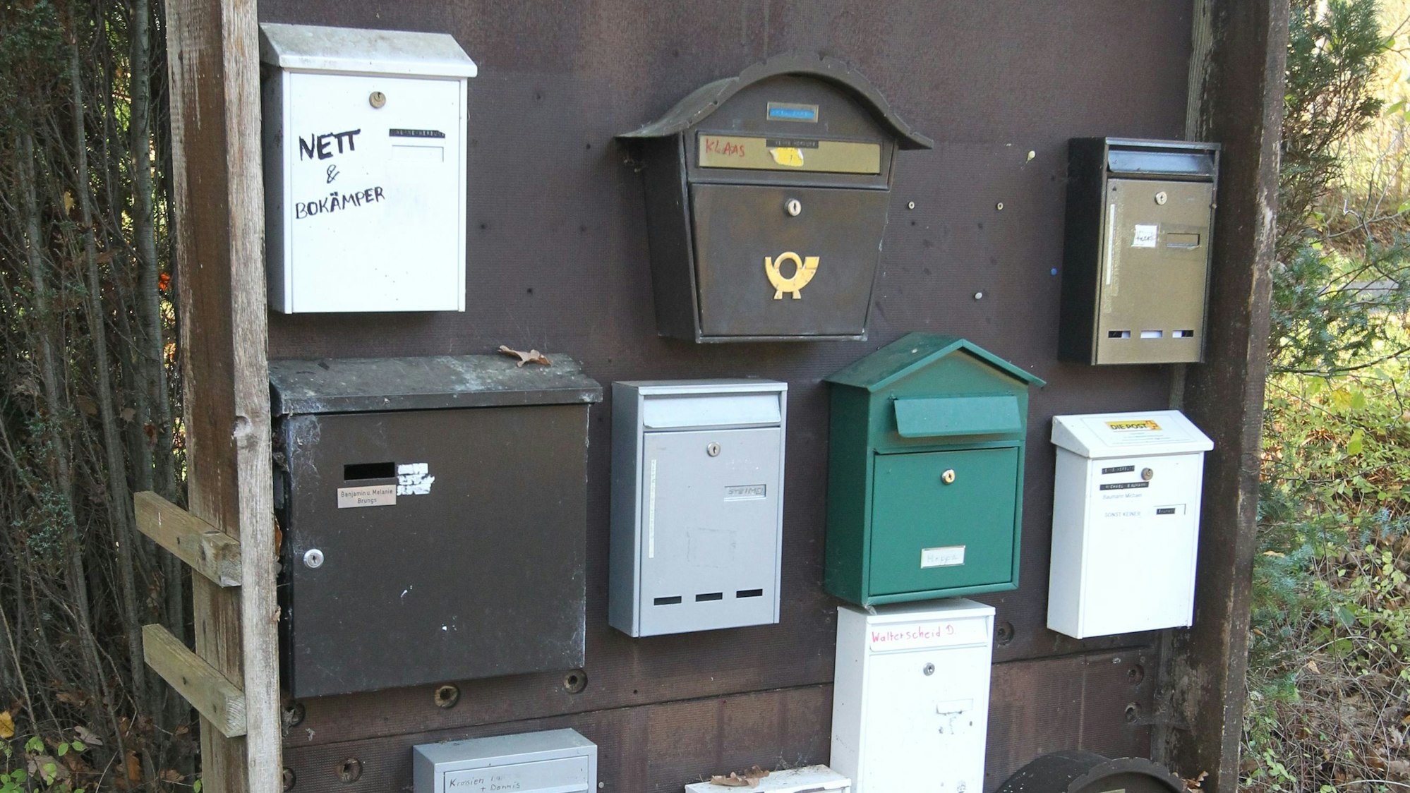 Briefkästen von Bewohnern am Campingplatz Herfterath in Much-Ophausen