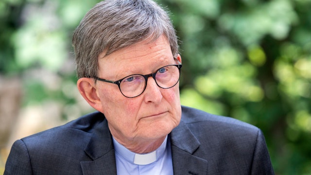 Der Erzbischof von Köln, Kardinal Rainer Maria Woelki, während eines Interviews in der Nahaufnahme.