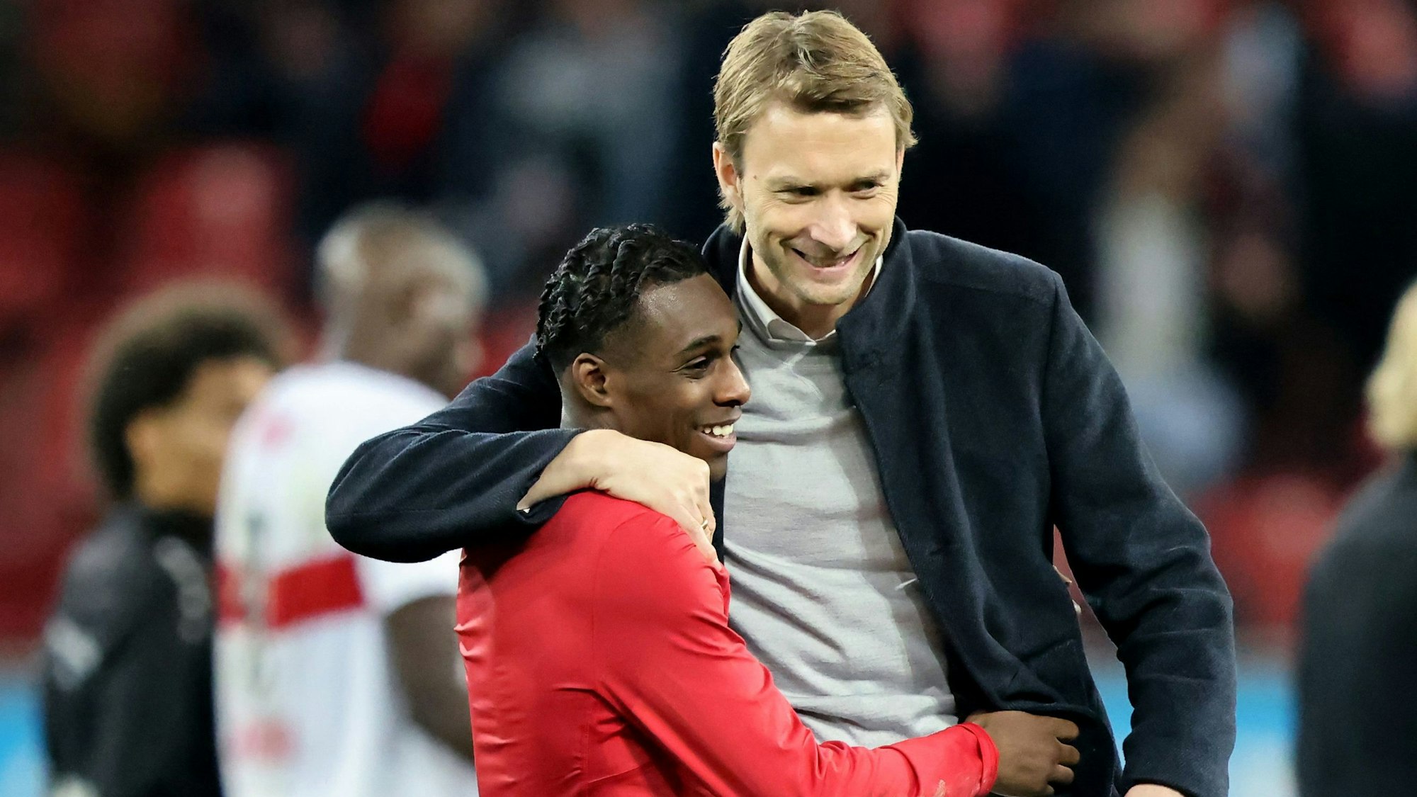 Simon Rolfes, Geschäftsführer Sport bei Bayer 04, ist zufreiden mit seinem Team.