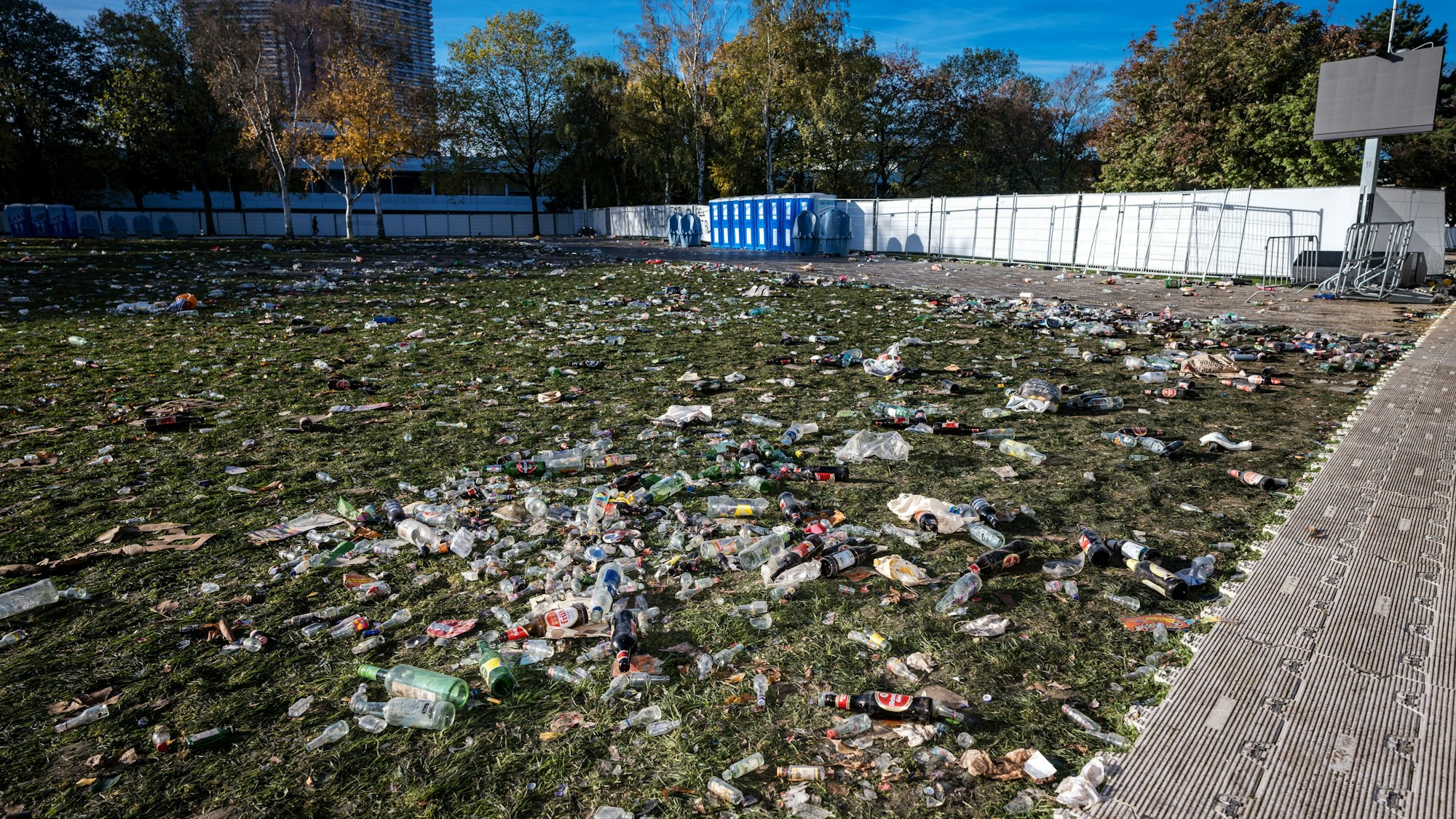 Bilanzspaziergang mit Andreas Hupke und Markus Vogt - Zülpicher Straße