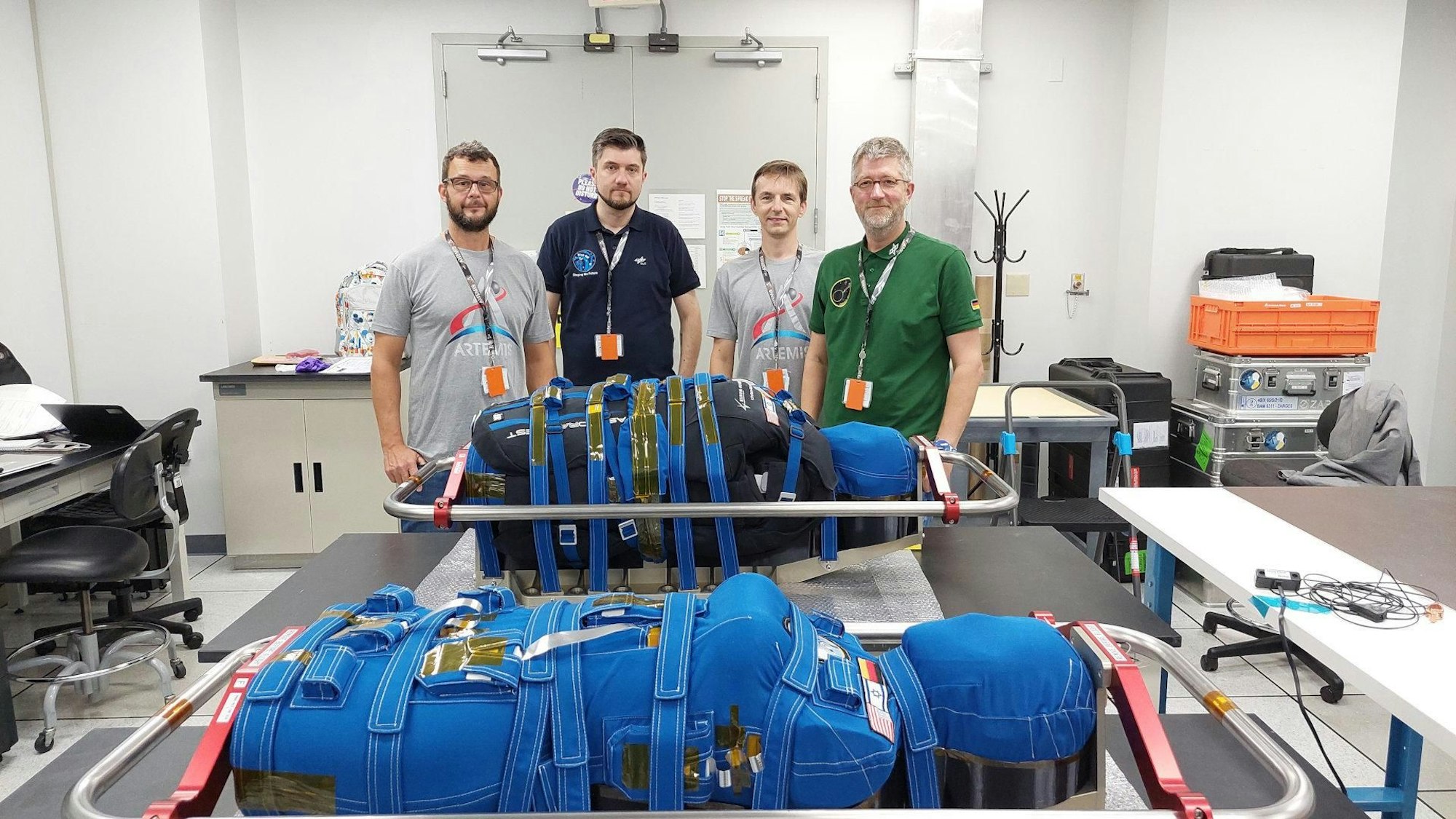 Die Dummys (LunarTwins) des Kölner Forschungszentrums DLR fliegen mit an Bord der Mondmission Artemis I