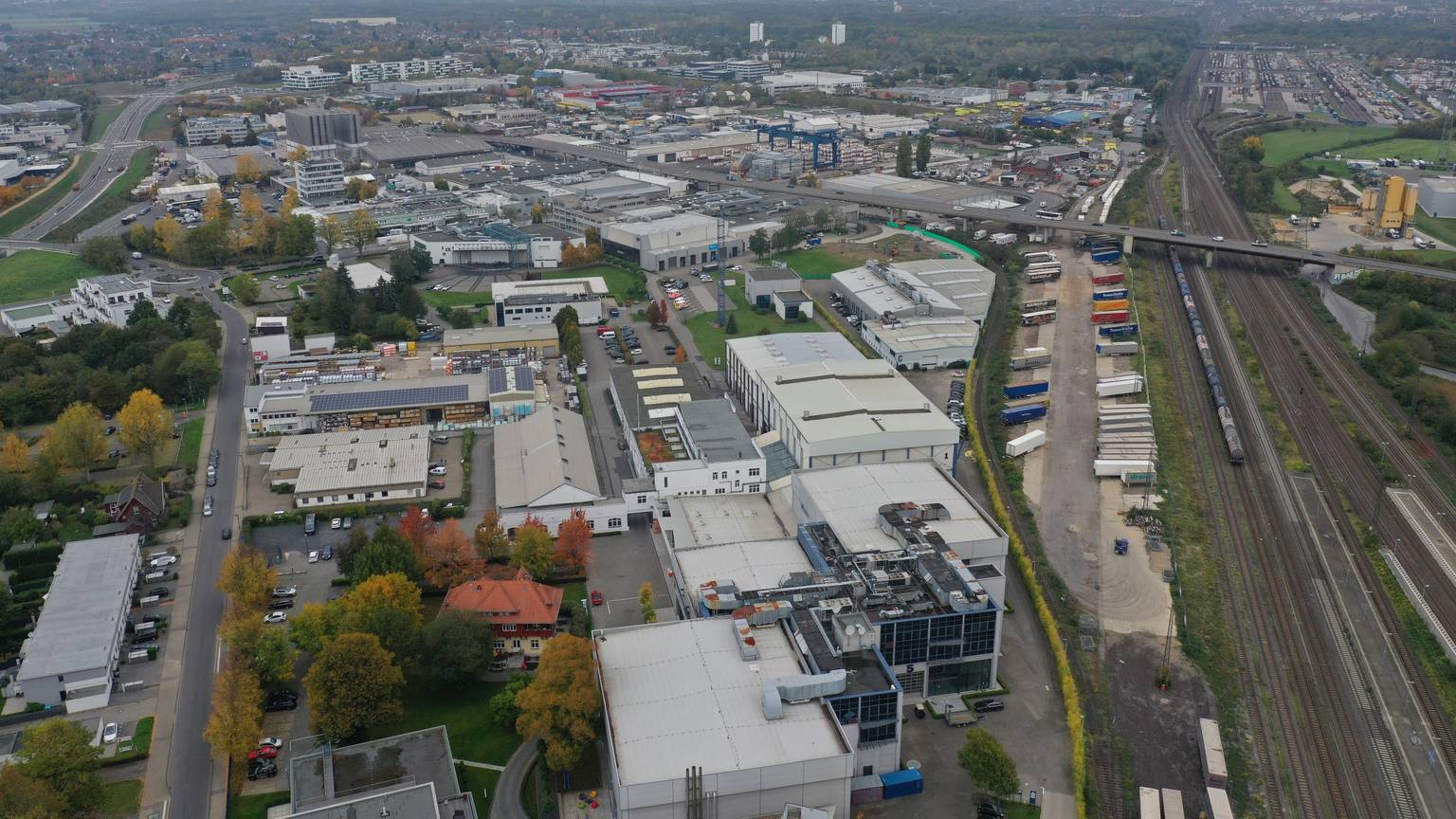 Die Gewerbegebiete Kalscheuren und Efferen aus einem Flugzeug fotografiert.
