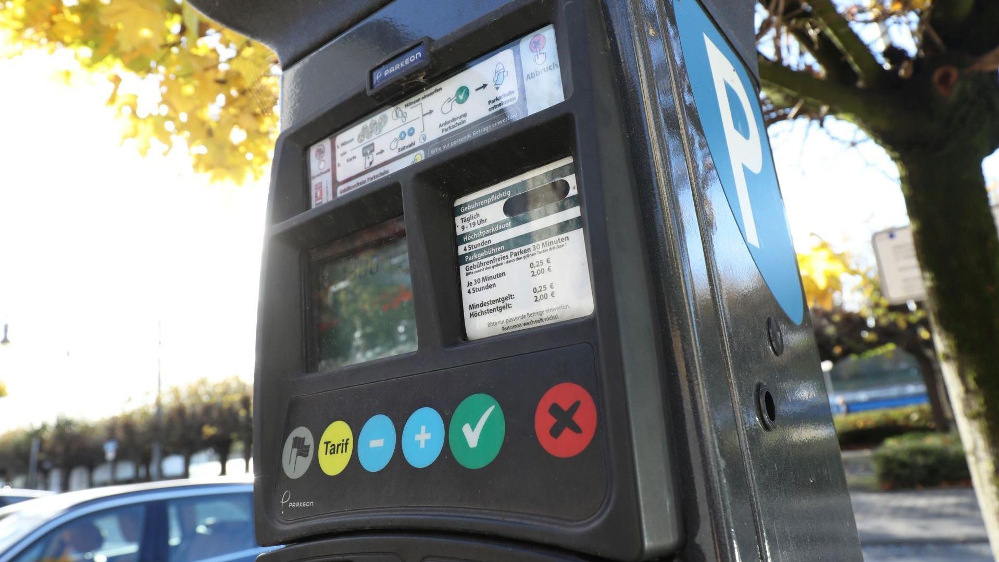 Einer der alten Parkscheinautomaten an der Rheinallee in Königswinter.