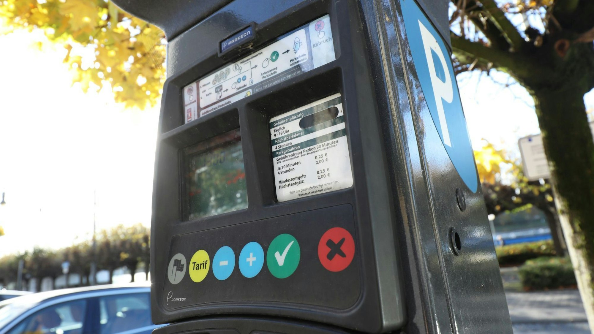 Einer der alten Parkscheinautomaten an der Rheinallee in Königswinter.