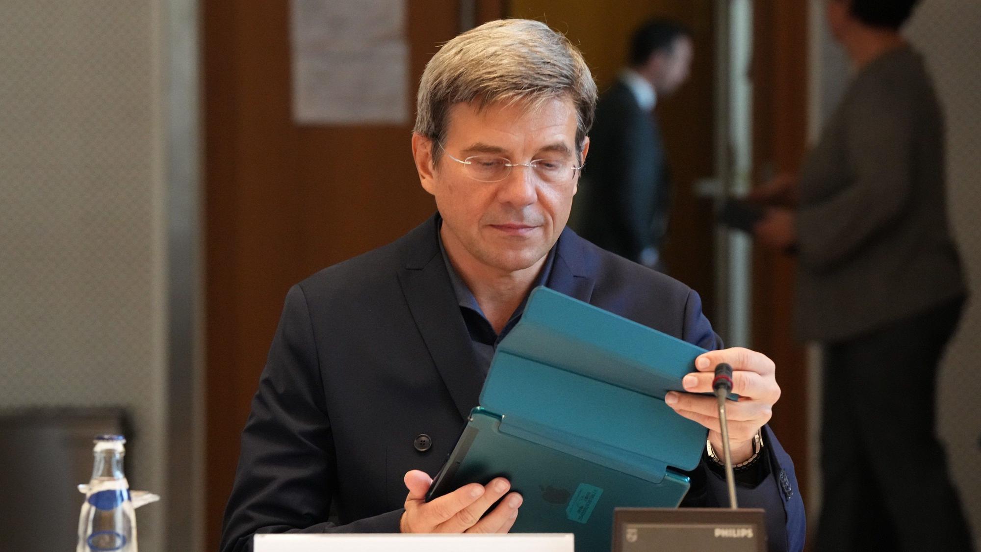 Im krisengeschüttelten ARD-Sender Rundfunk Berlin-Brandenburg (RBB) deutet sich eine weitere Veränderung an der Spitze an.