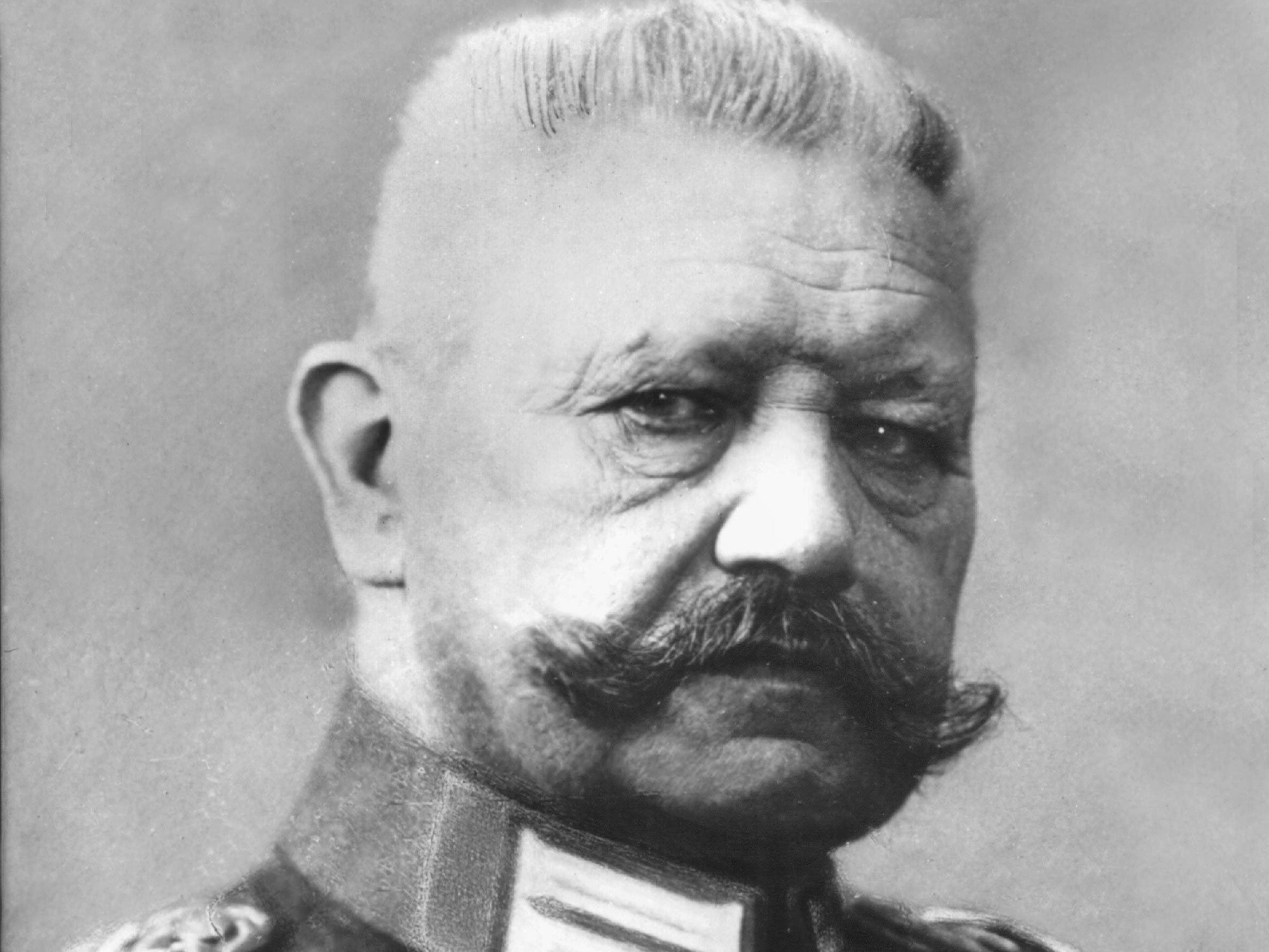 Die undatierte Aufnahme zeigt den Generalfeldmarschall und Reichspräsidenten Paul von Hindenburg, der vor 150 Jahren, am 2.Oktober 1847 in Posen geboren wurde.