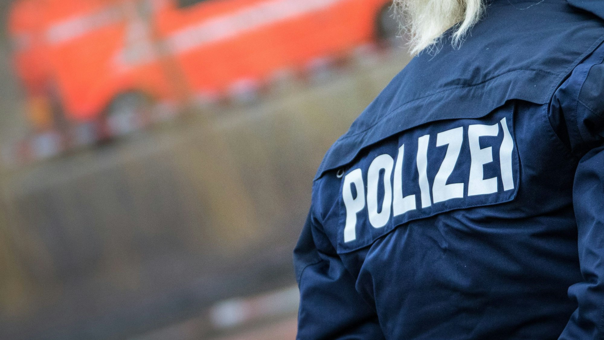 Die Polizei ermittelt im Fall einer Toten in Lövenich. Ein Tötungsdelikt wird nicht ausgeschlossen. (Symbolfoto)