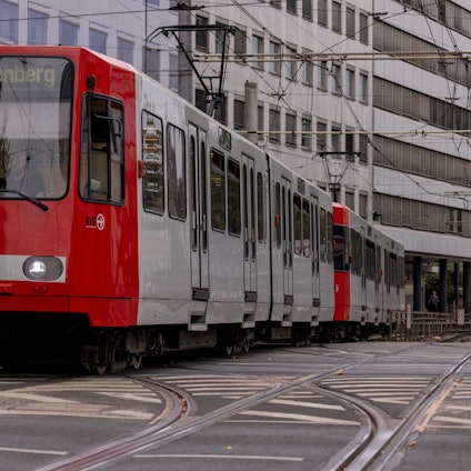 Die Linie 18 fährt ausschließlich zwischen Thielenbruch beziehungsweise Buchheim und Klettenbergpark.