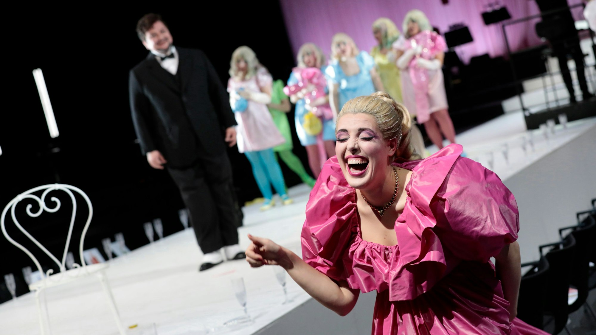 Sopranin Kathrin Zukowski in der Premiere zu "Der Zwerg" am 19.11.2022 in der Oper Köln.