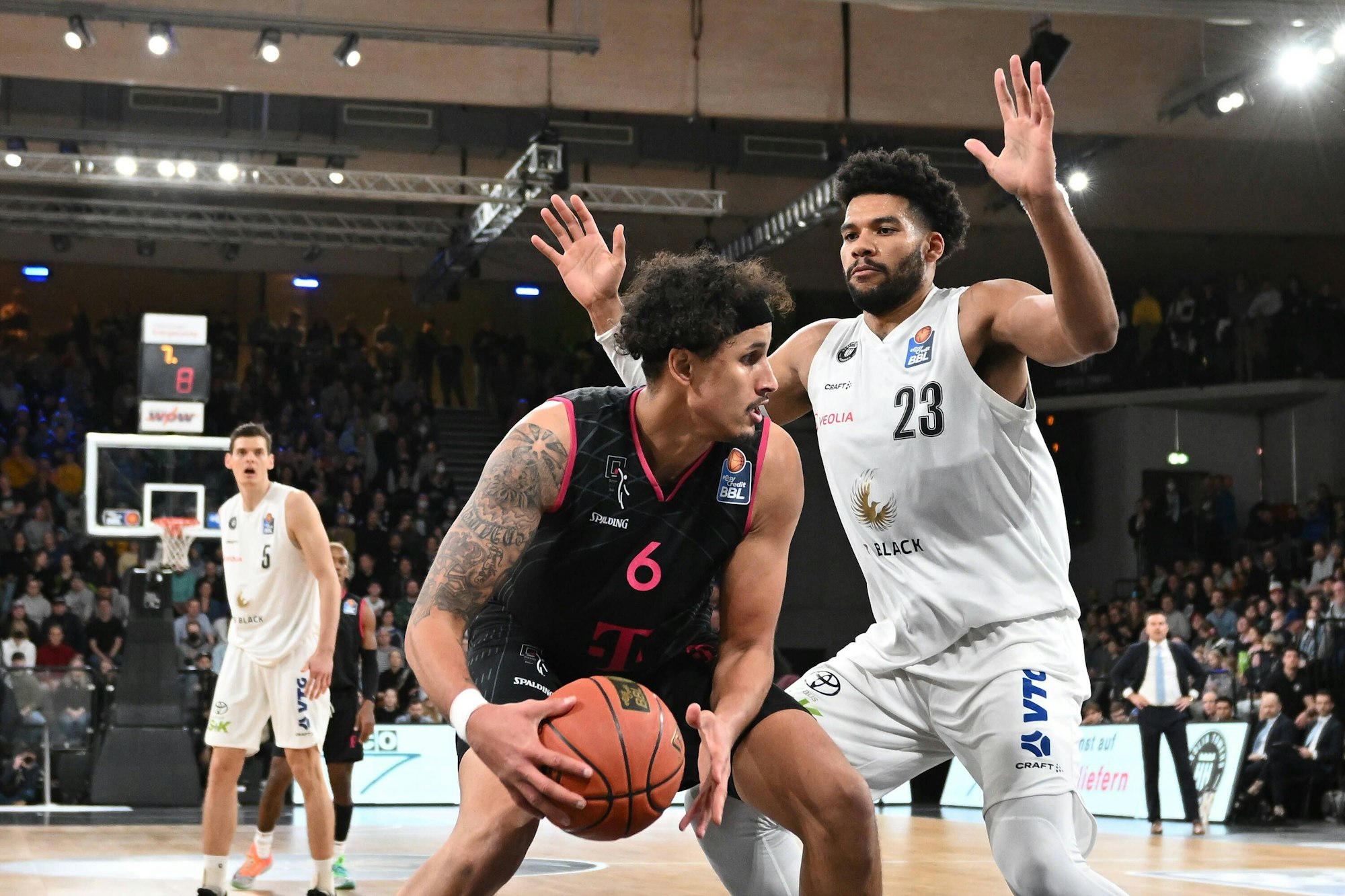 Die Telekom Baskets sind mit 2:1 Siegen absoluter Spitzenreiter in der Champions League-Gruppenphase.