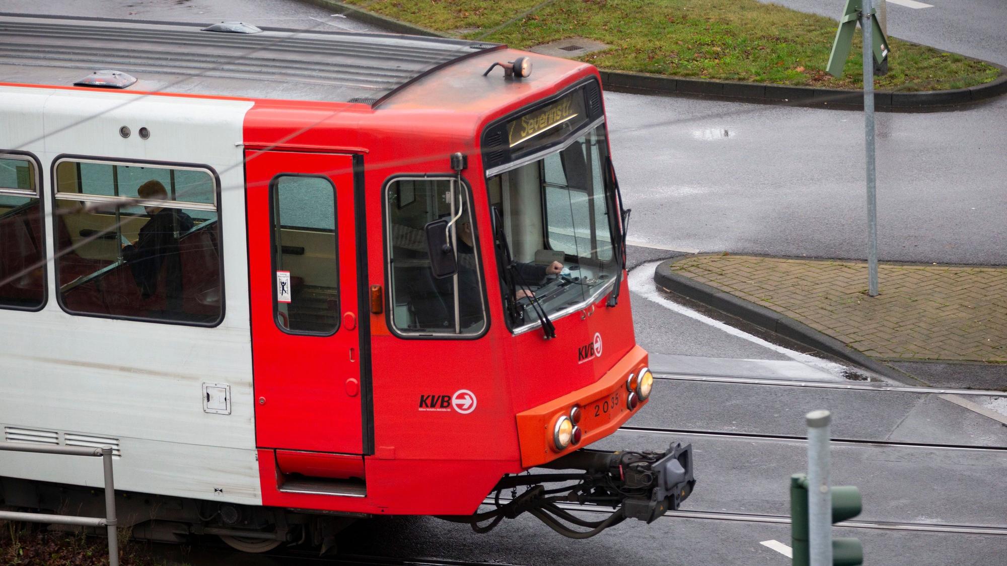 Einige Linien der KVB fahren am Donnerstag nur eingeschränkt.