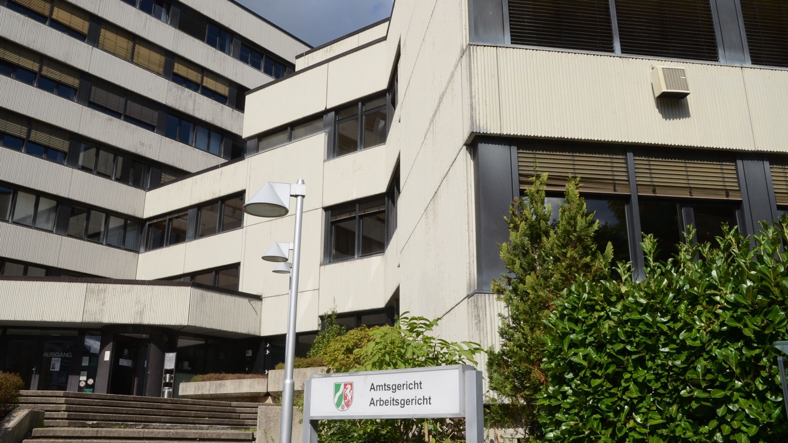 Der Eingang zum Amtsgericht in Siegburg.