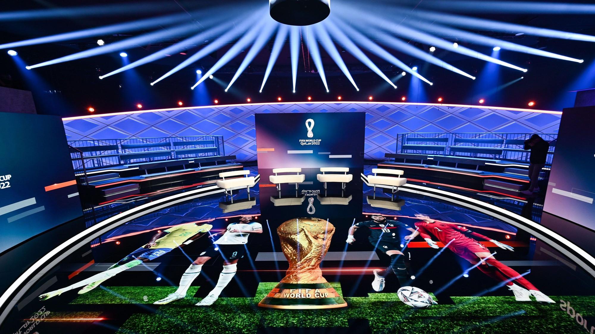 Das WM-Studio von ARD und ZDF für die Fußball-Weltmeisterschaft in Katar auf dem Gelände des ZDF auf dem Mainzer Lerchenberg.