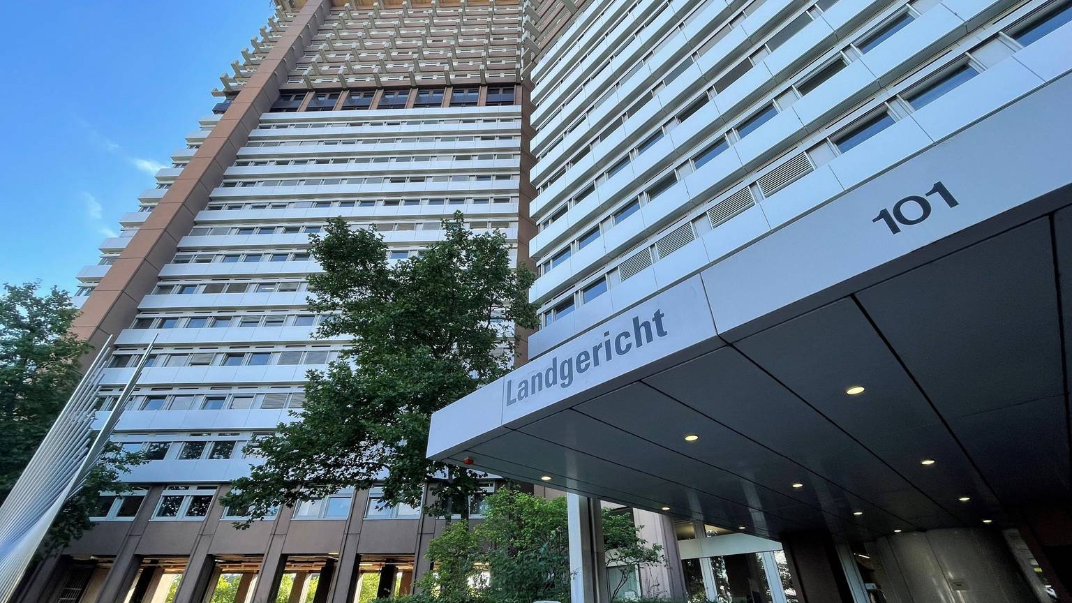 Blick auf das Landgerichtsgebäude in Köln