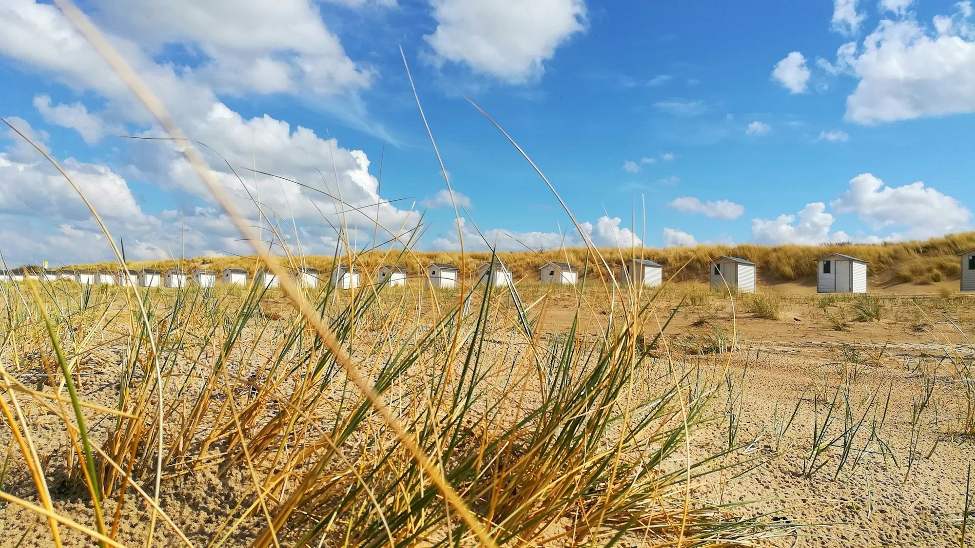 Hütten am Strand im Urlaub.