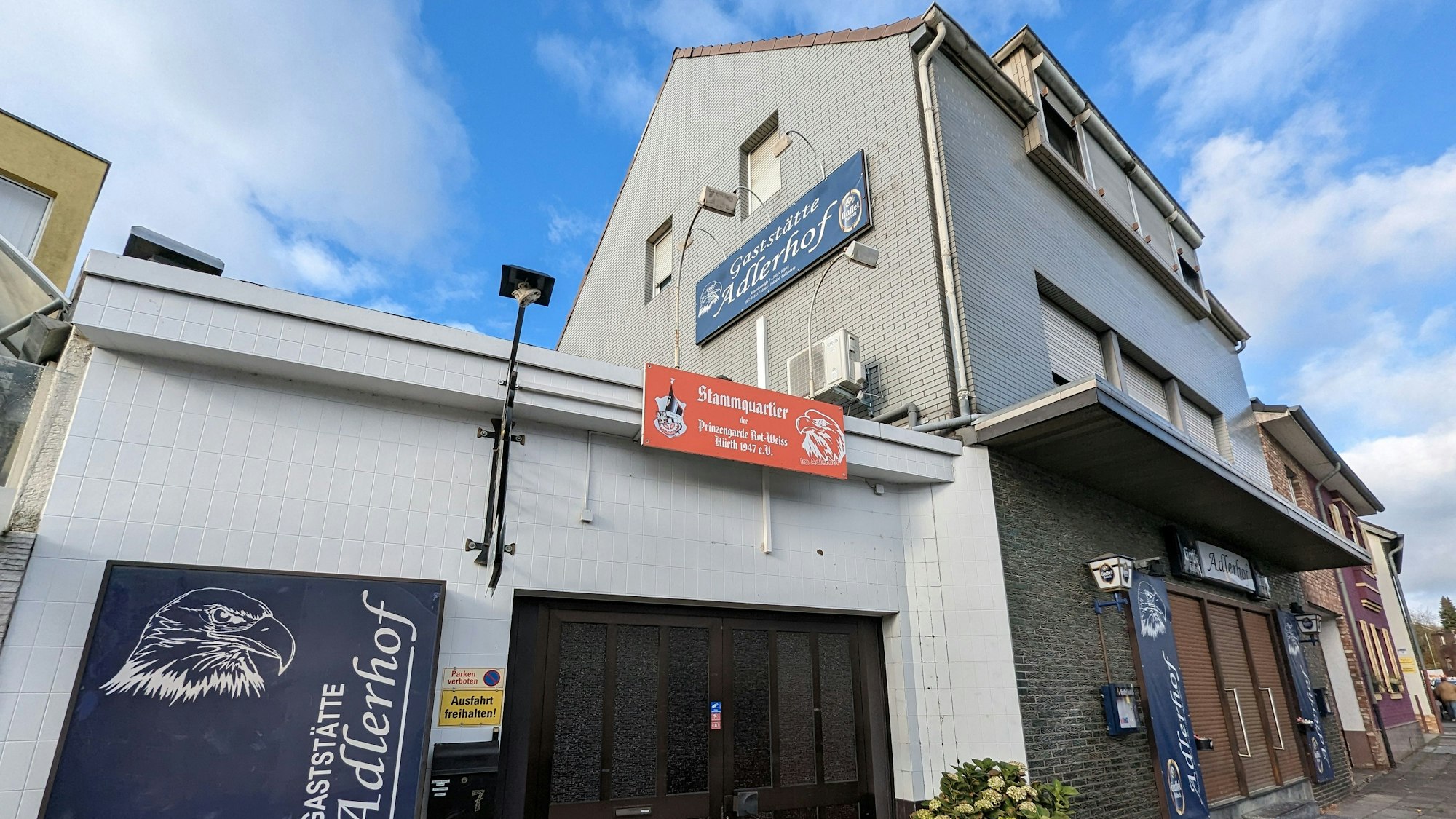 Zu sehen ist die Gaststätte Adlerhof in Hürth.