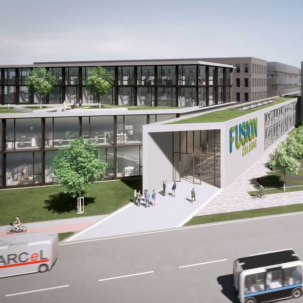 Eine Visualisierung des Industrieareals „Fusion Cologne“. Kastenartige Gebäude mit Glasfassaden und Begrünung stehen an einer Straße, auf der selbstfahrende Autos fahren.