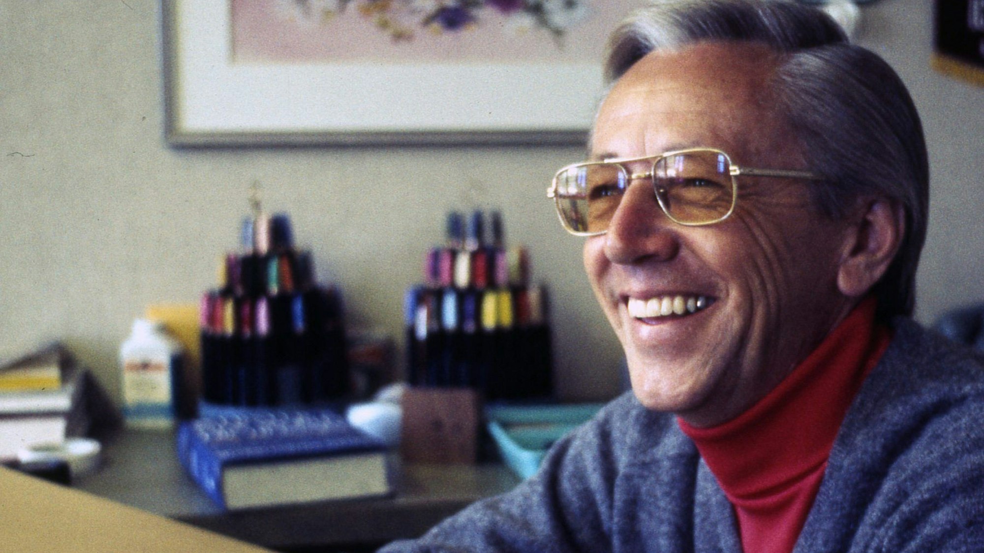 HANDOUT - 01.01.1971, USA, Santa Rosa: Charles M. Schulz Schöpfer der berühmten Peanuts-Figuren. Fast 50 Jahre lang zeichnete er die weltberühmte Comic-Serie um Charlie Brown, Snoopy und deren Freunde.