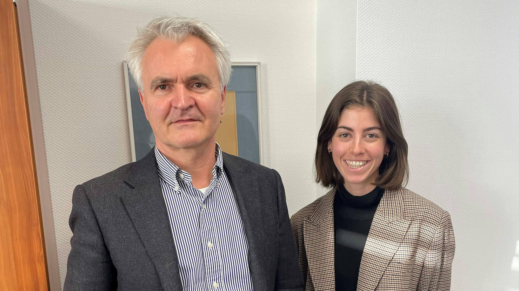 Prof. Dr. med. Christian Albus, Direktor, Klinik und Poliklinik für Psychosomatik und Psychotherapie an der Uniklink Köln, und Anne Greis, Behandlungsassistentin der Studie „Escape“