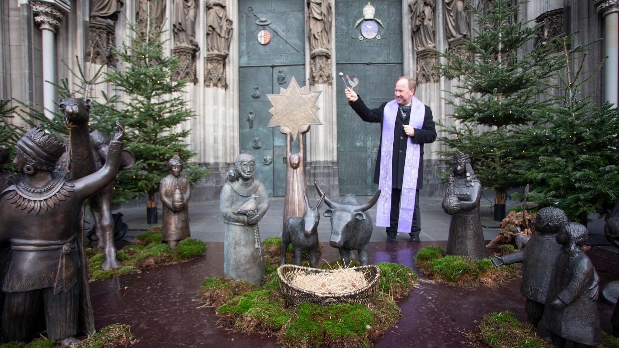 Die Figur des Heiligen Franz von Assisi vervollständigt nun die Stadtkrippe.