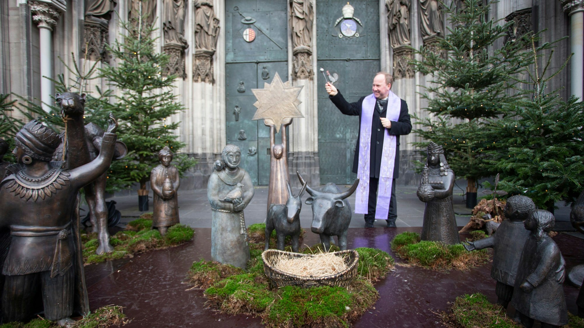 Die Figur des Heiligen Franz von Assisi vervollständigt nun die Stadtkrippe.