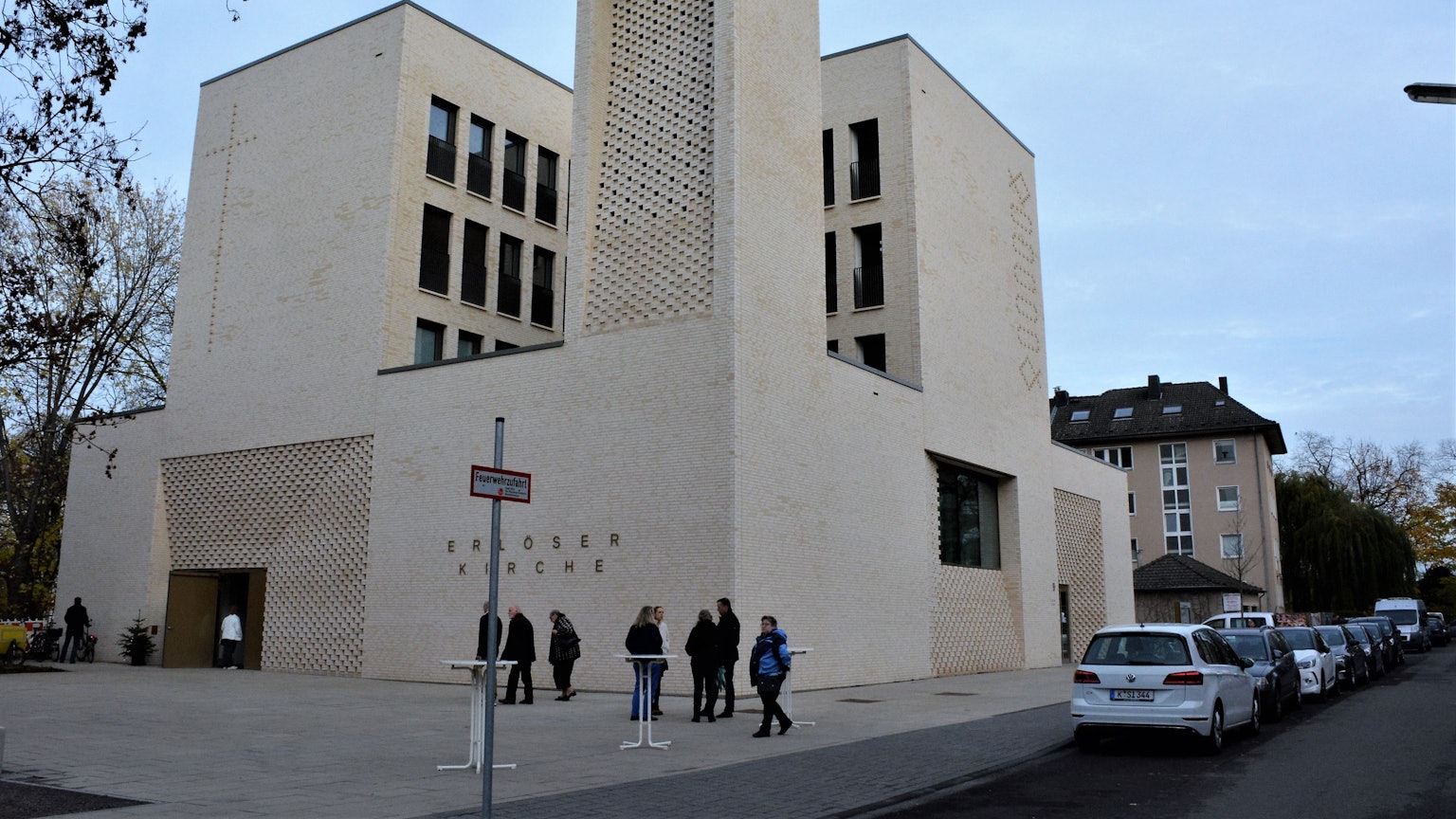 Das Gebäude der neuen Erlöserkiche in Köln-Weidenpesch.