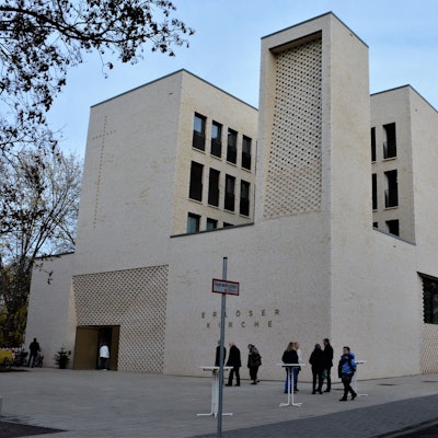 Das Gebäude der neuen Erlöserkiche in Köln-Weidenpesch.