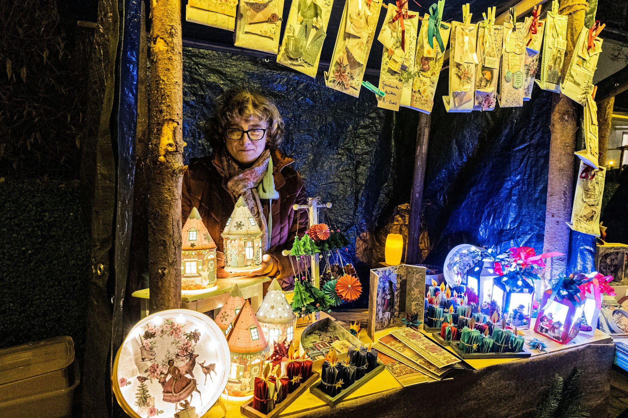 Weihnachtliche Dekorationen gab es auf dem Weihnachtsmarkt in Bornheim.