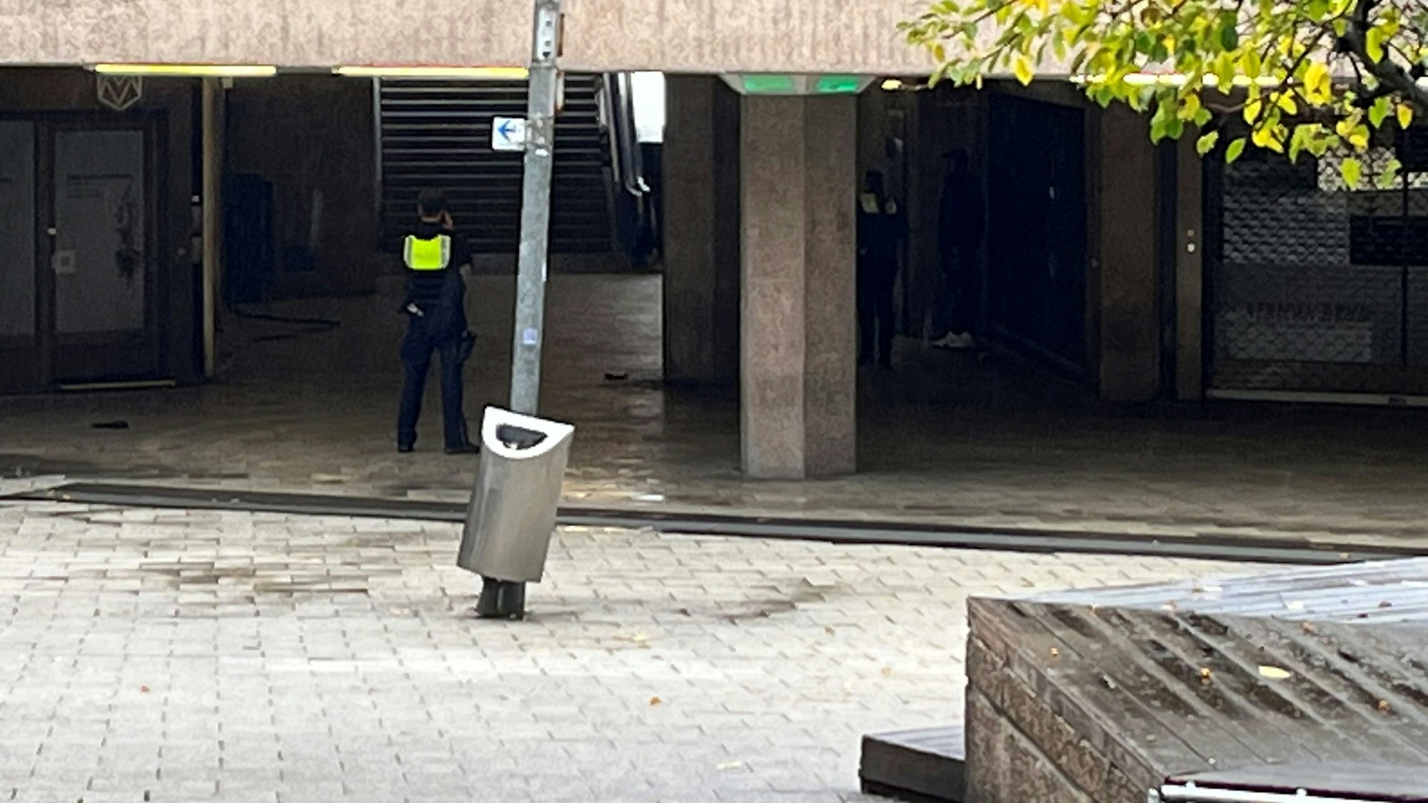 Der Ebertplatz steht erneut im Zwielicht. Ganz in der Nähe wurde ein Mann mit schweren Messerverletzungen gefunden.