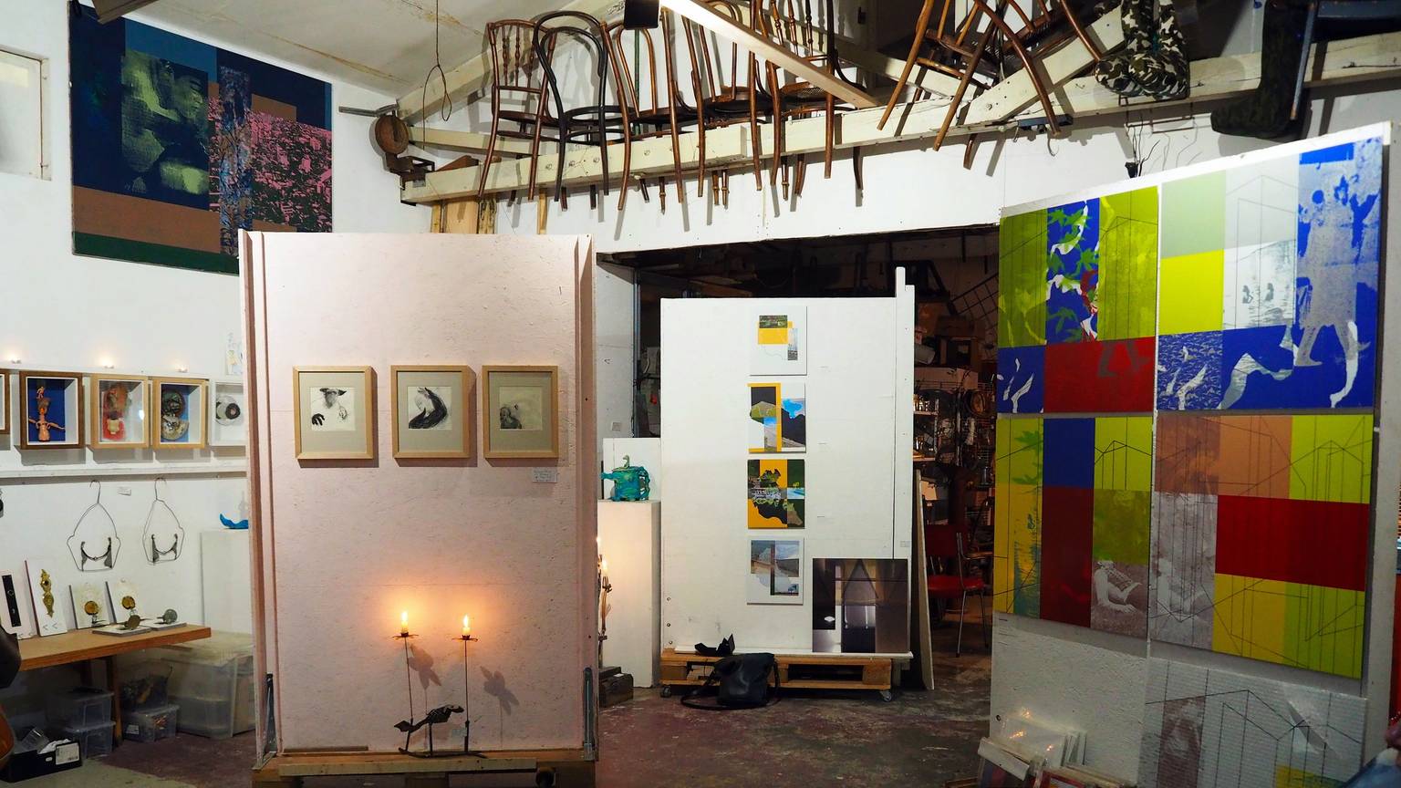 EInige der Ausstellungsstücke im Innenraum der Zollstockhalle.