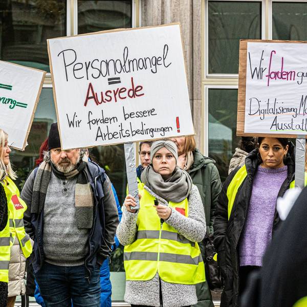 „Et hätt nit immer jot jejange“ warnen die Mitarbeiterinnen der Jugendämter angesichts der Personalnot.