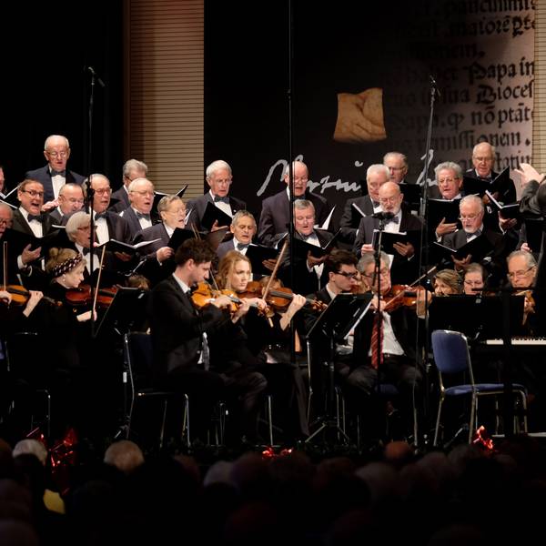Stimmgewaltig: Der Kölner Deutz-Chor bei einem seiner begleiteten Auftritte der vergangenen Jahre wie hier im Gürzenich.