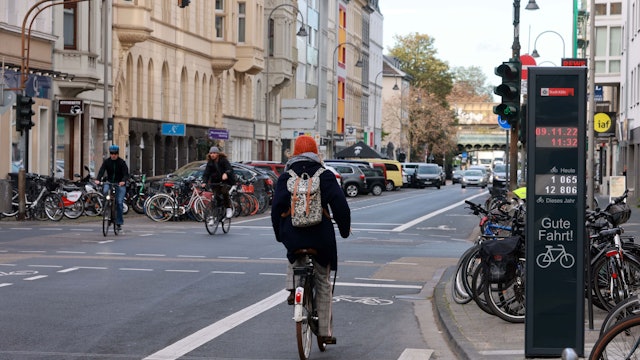 Köln: Fahrradbarometer auf der Gladbacher Straße