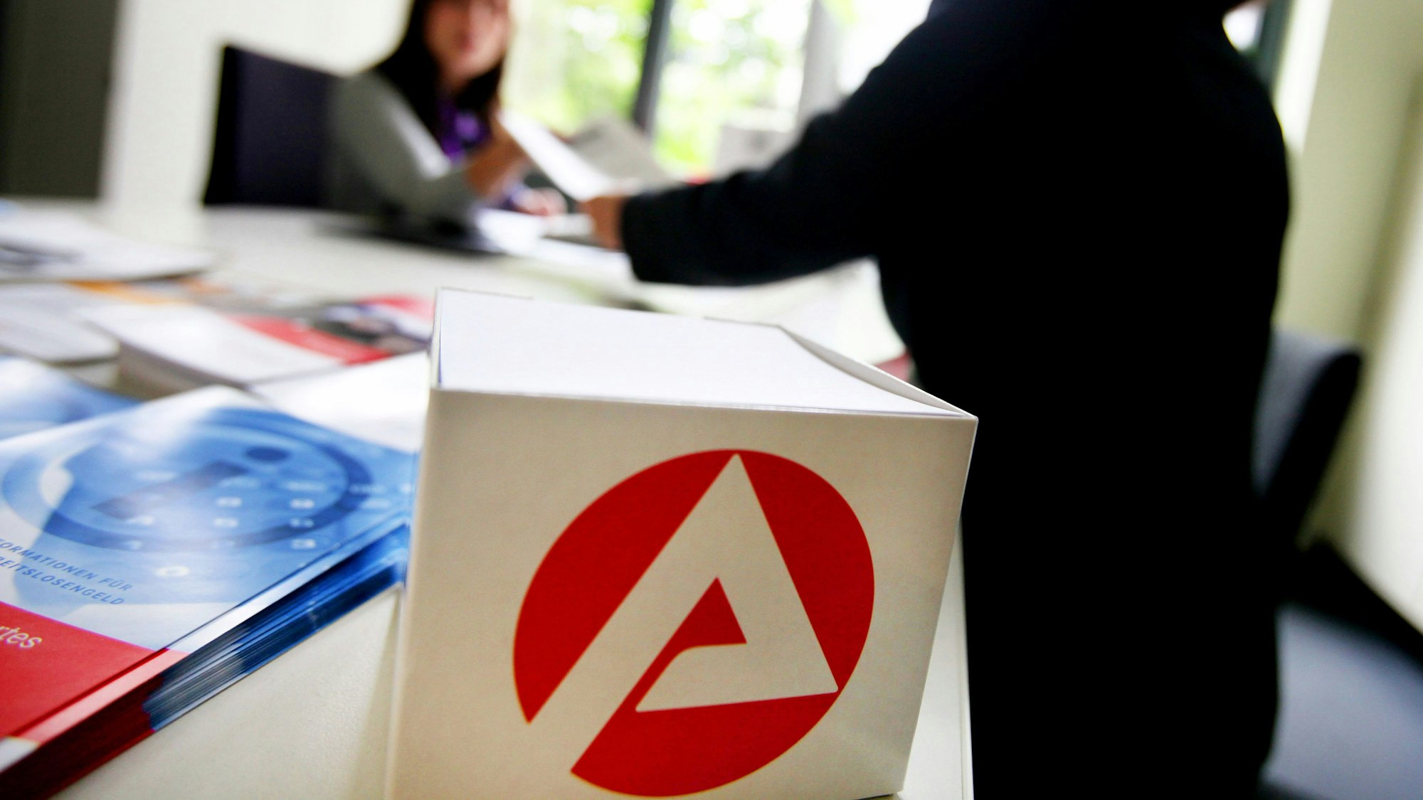 Vieles geht ab sofort auf digitalem Weg über die App der Arbeitsagentur - bis hin zum Upload von Bewerbungsunterlagen.