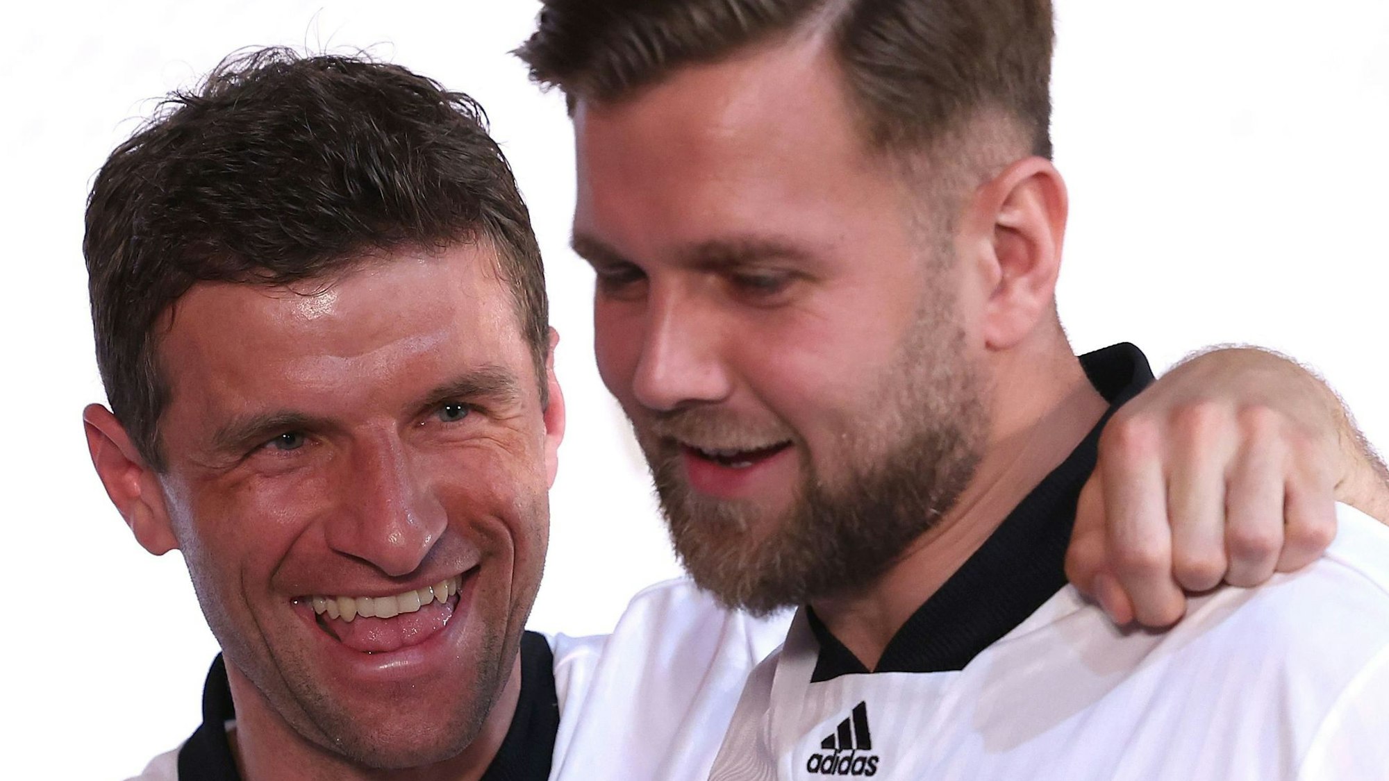 Thomas Müller und Niclas Fuellkrug nach einer DFB-Pressekonferenz