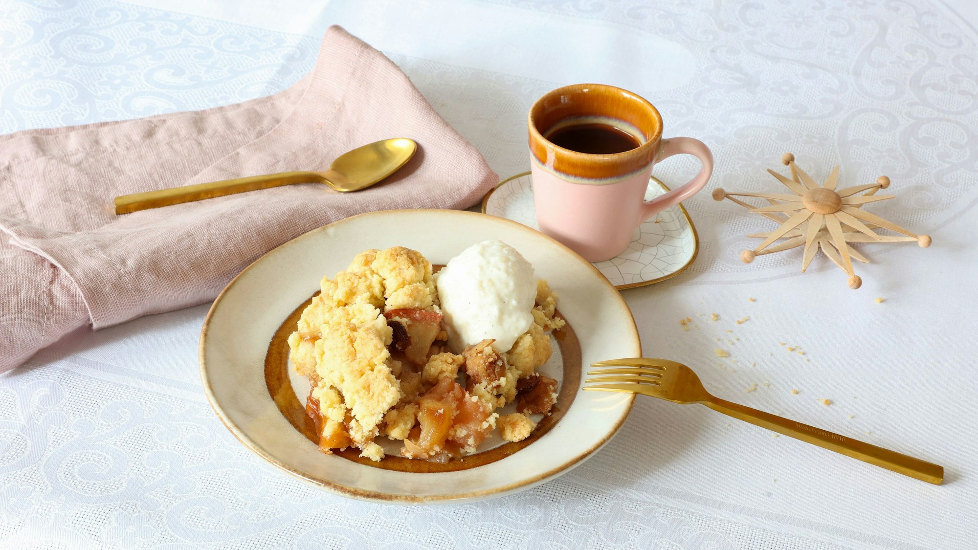 23.11.2022
Köln:
Das Weihnachtsmenü für das Magazin
erstellt von Julia Floss
Foto: Martina Goyert